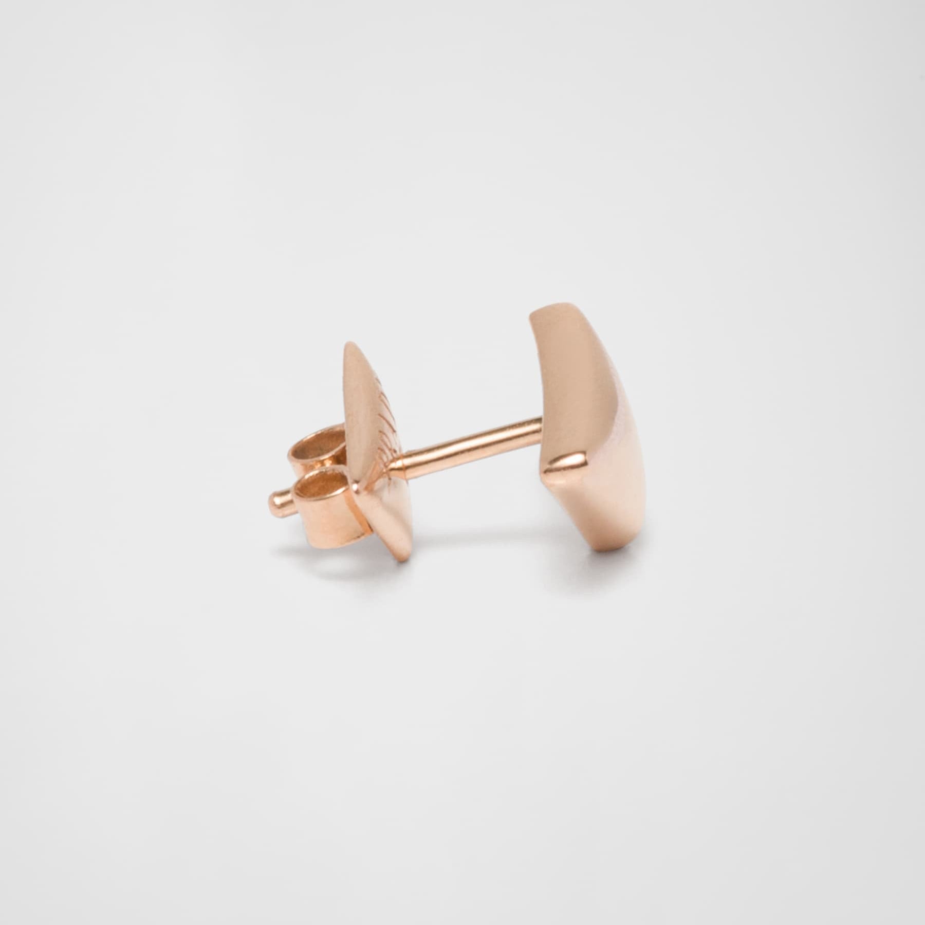 18K Pra Triangle Earrings