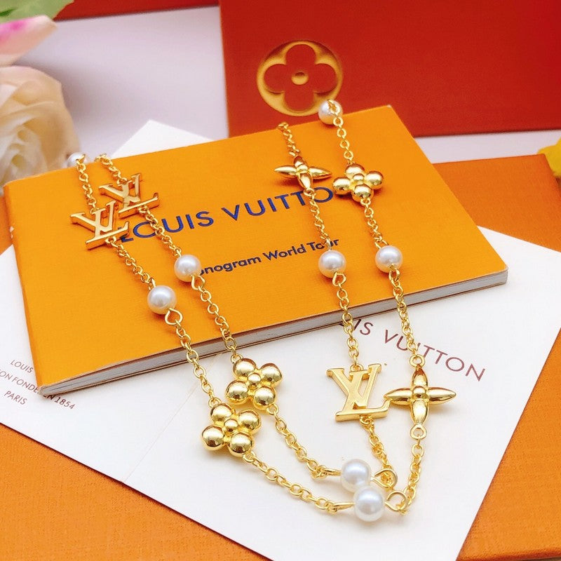 18K Louis Idylle Blossom Monogram Necklace