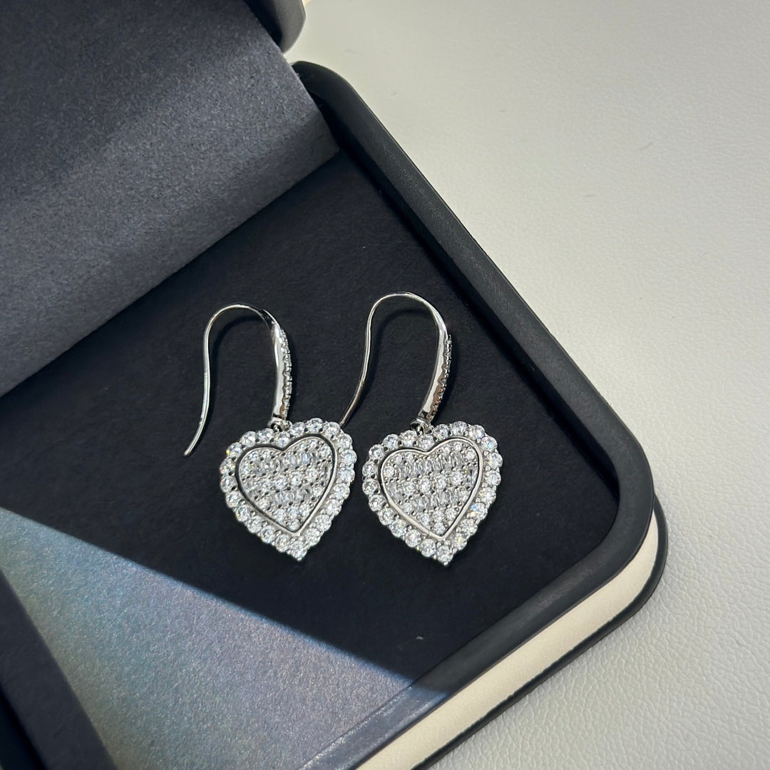 18K T Heart Diamonds Earrings